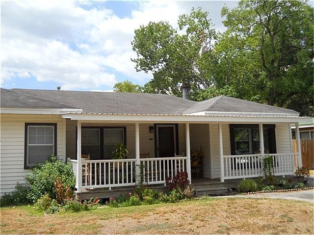 1st image of 304 Baker Dr