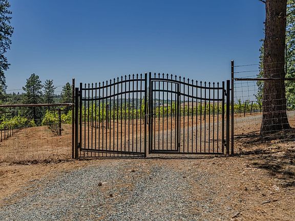 3rd image of 18591 Ponderosa Hills Rd