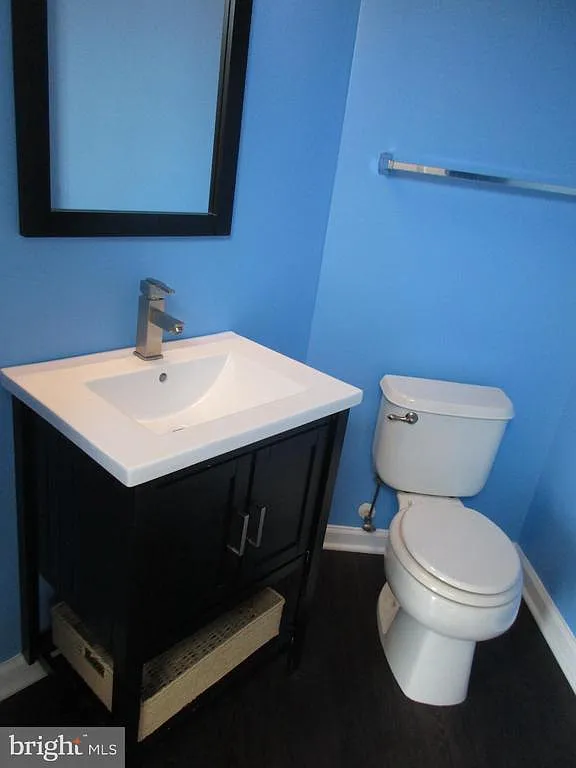 3 bed, 3.5 bath, 1876 sqft, $2,500 — Photo 2