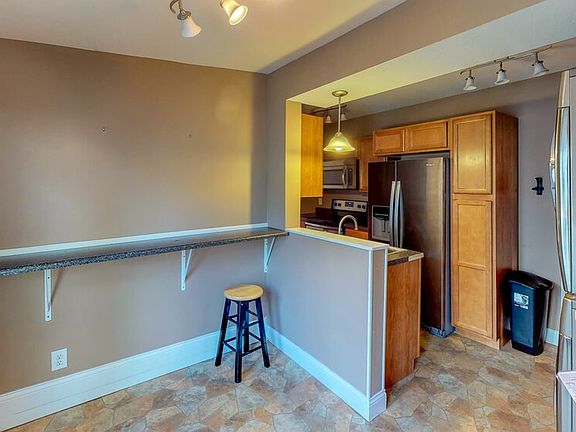 3rd image of 410 E 4th St #410