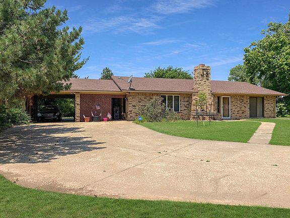 2nd image of 44884 Woodlake Dr