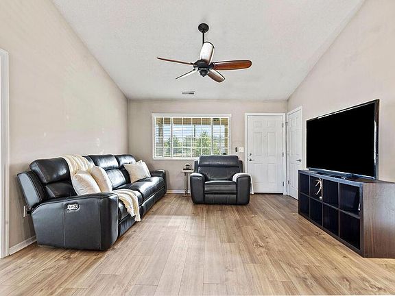 2nd image of 629 Monticello Ct