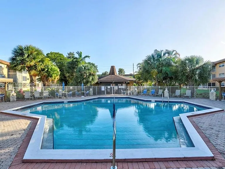 5031 W Oakland Park Blvd #103 — Photo 8