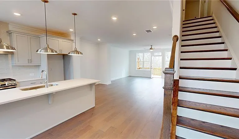 141 Basil St — Photo 11