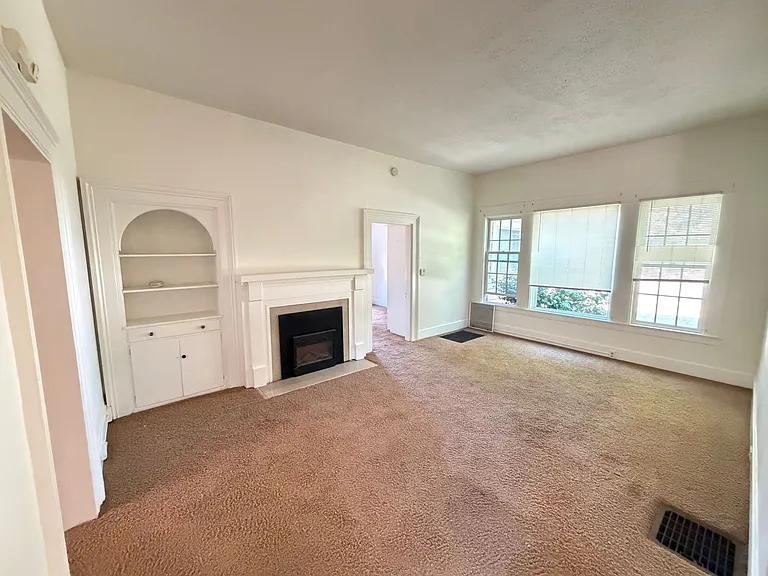 11221 E Eight Mile Rd — Photo 5
