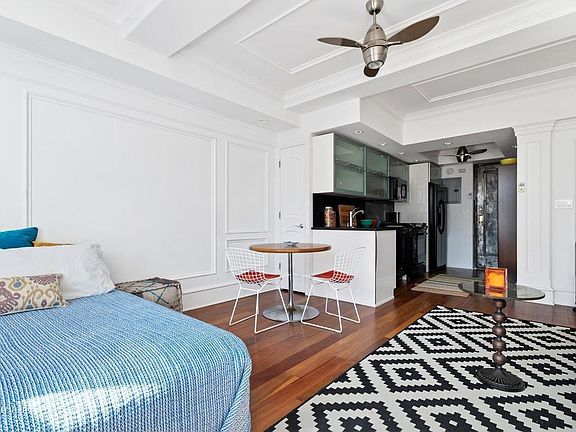 4th image of 405 W 23rd St APT 15-D