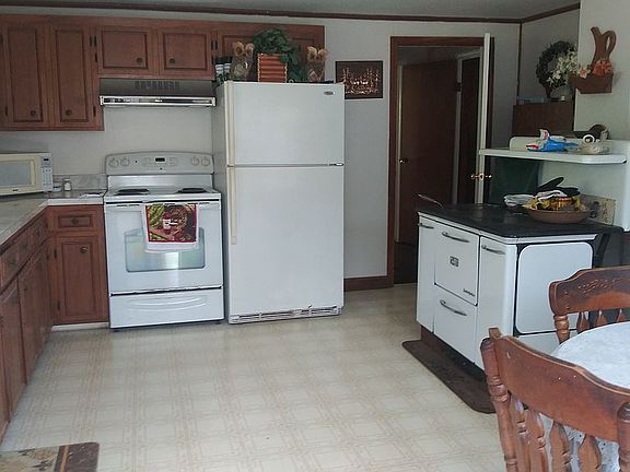 3rd image of 3410 W Brushy Fork Rd