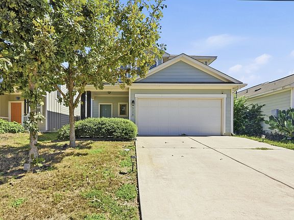 2nd image of 528 Twisted Oaks Ln