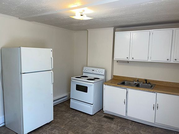 2nd image of 208 E Georgia Ave
