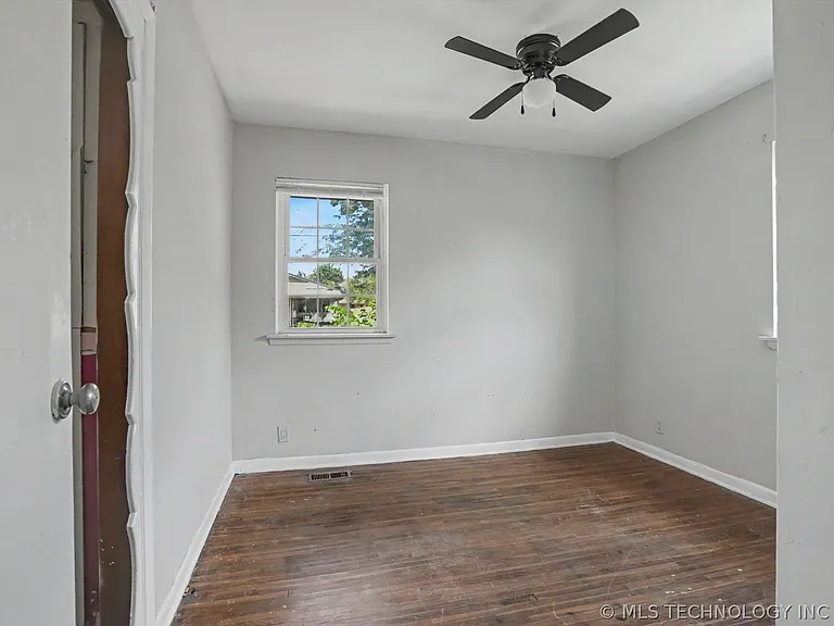 10311 E 5th St — Photo 19