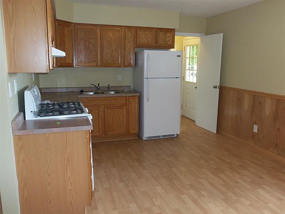 3rd image of 18886 1st St