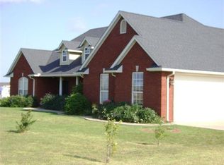 322 Prairie View Dr, Elgin, OK 73538