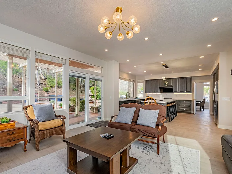 24123 Benfield Pl — Photo 6