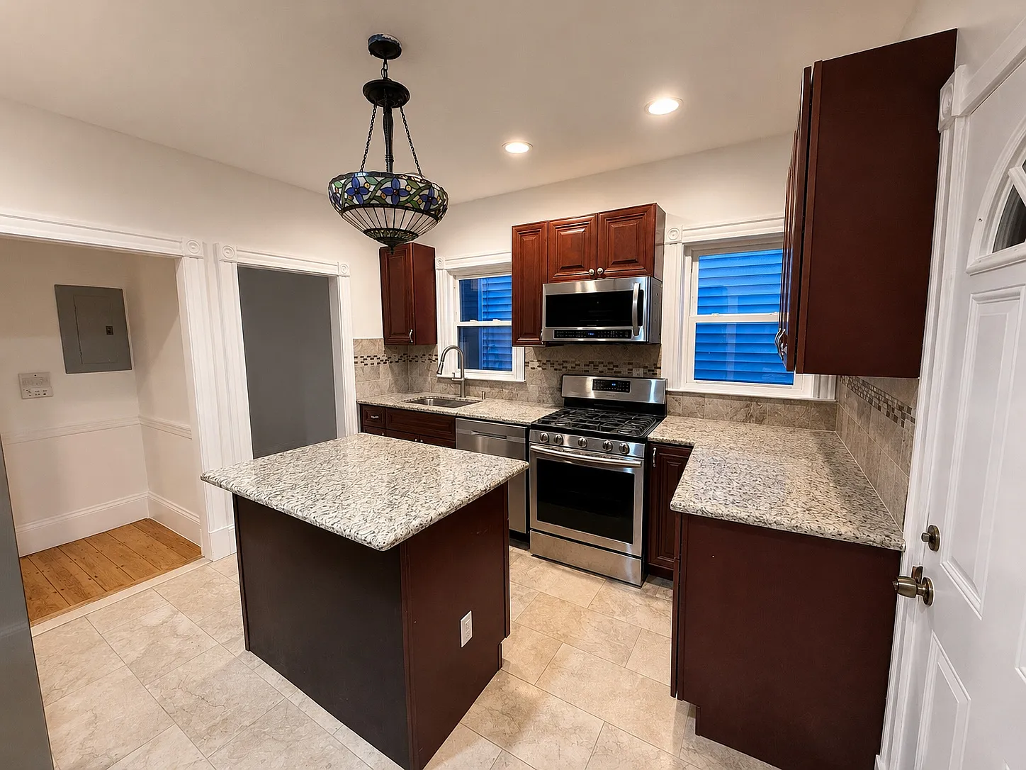 4 bed, 1475 sqft, $3,650 — Photo 1