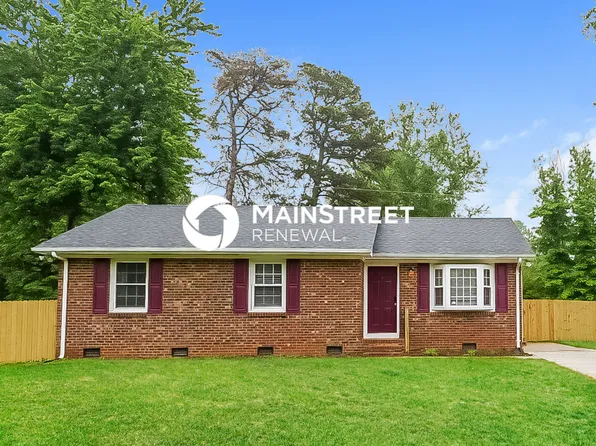 7704 Landis Dr, Browns Summit, NC 27214