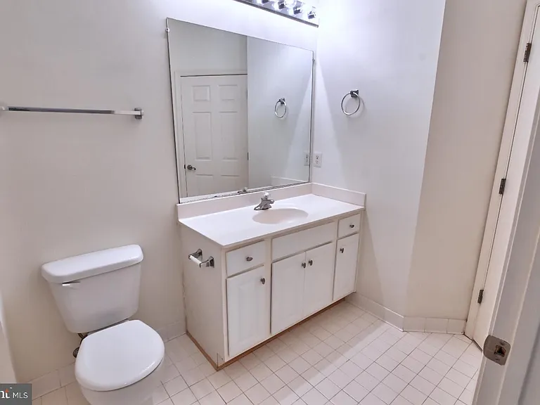 21216 McFadden Sq #108 — Photo 35