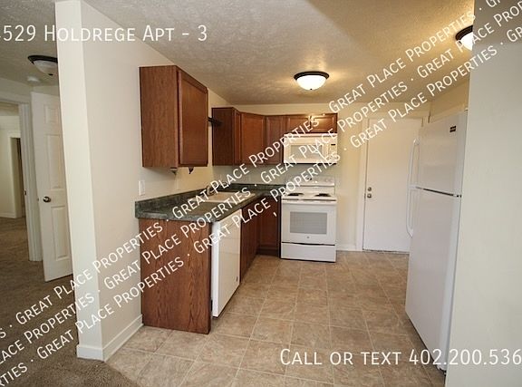 4th image of 4529 Holdrege St APT 3