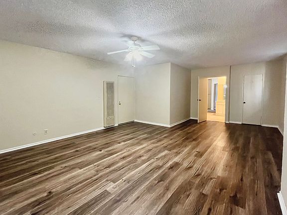 5th image of 18550 Prairie St #10