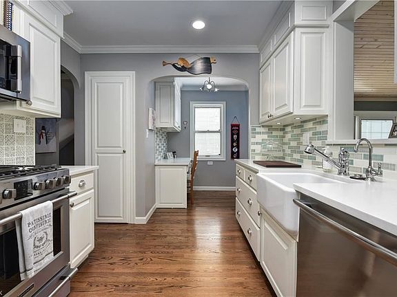 2nd image of 20019 Laurel Ave