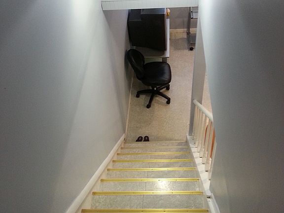 3rd image of 8596 Hampshire Dr