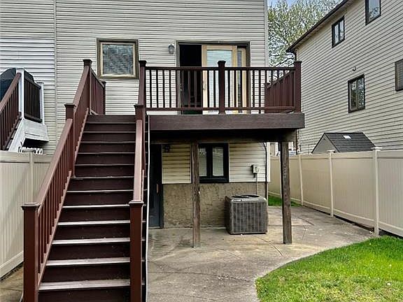 3rd image of 2334 E 72nd St