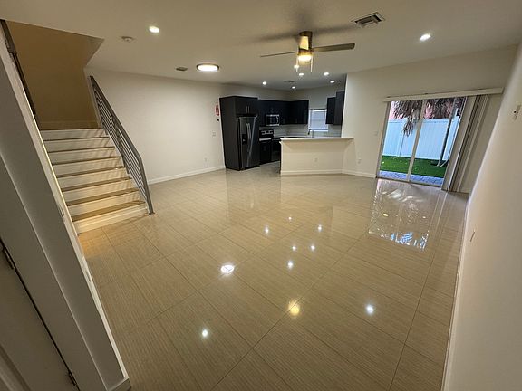 3rd image of 434 SE 16th St #434