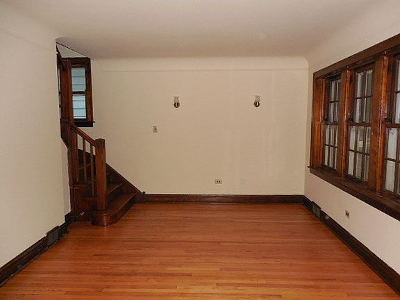 2nd image of 3015 S Keeler Ave