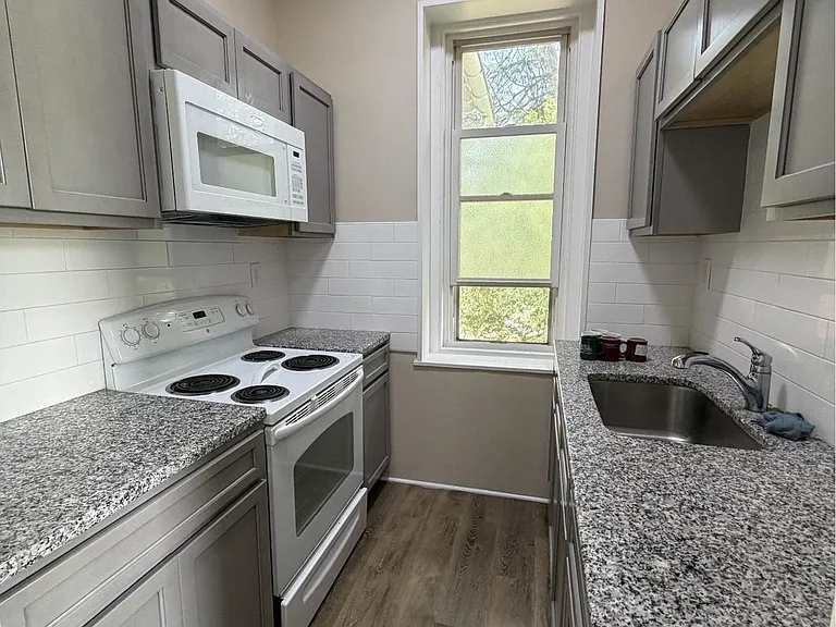 35 W Wyomissing Ave — Photo 11