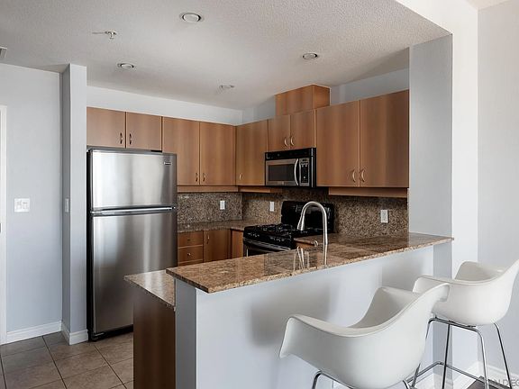 4th image of 300 W Beech St Unit 1906