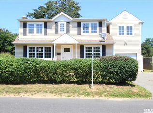 68 E 5th St, Huntington Station, NY 11746