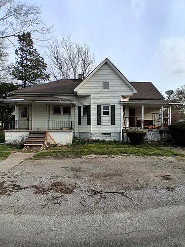 305 S State St Photo 1