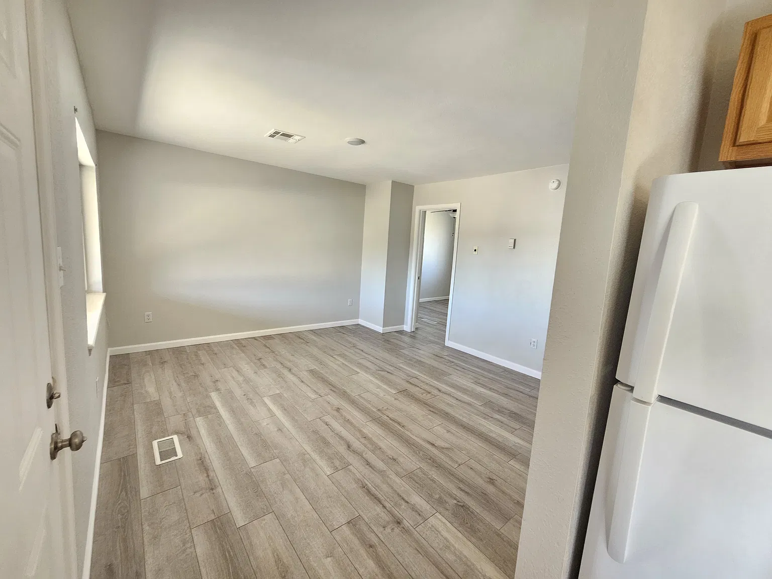 2 bed, $1,200 — Photo 2