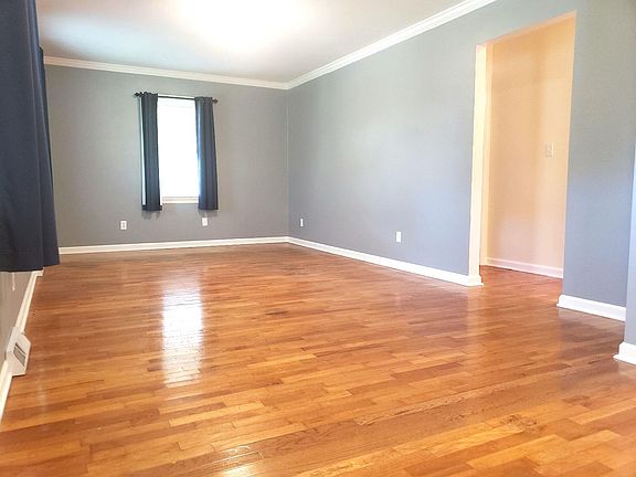 2nd image of 283 Bonnycastle Ave