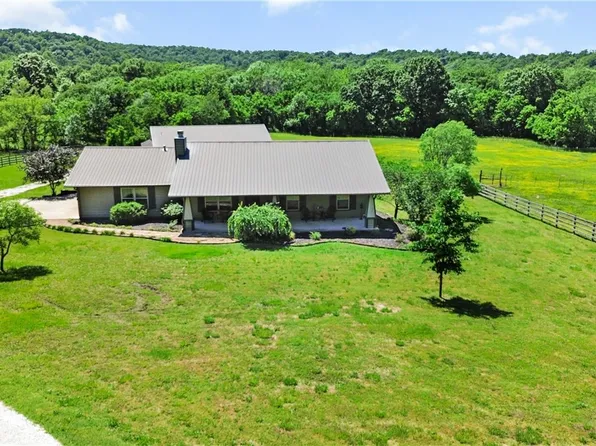 15575 River View Ln, Fayetteville, AR 72704