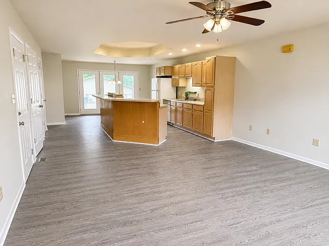 410 Donna Ln #410 — Photo 2