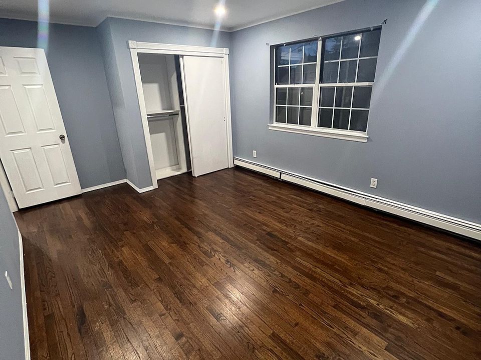 1st image of 211 Mill River Rd Floor 1