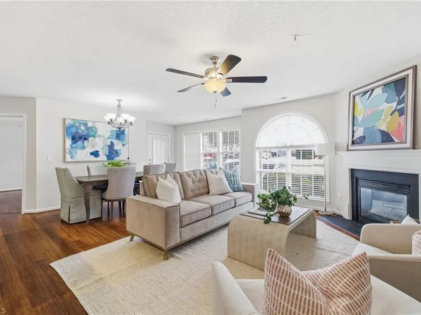 4285 Cedarcroft Ct APT 1D, Greensboro, NC 27409