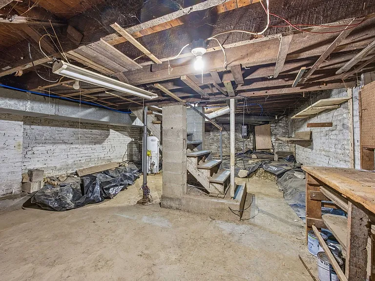 616 Lillian St — Photo 24