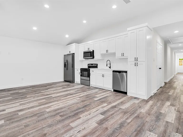 2212 Church St #A — Photo 22