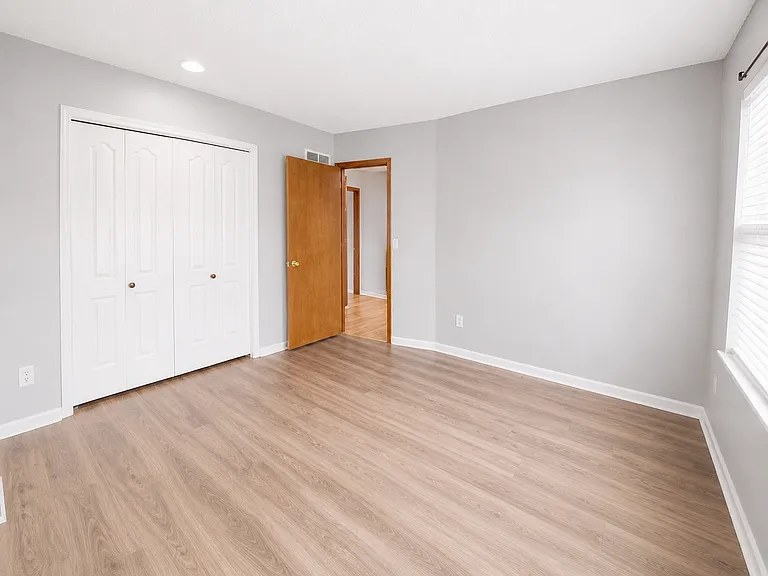 1400-1528 La Chateau Dr — Photo 5