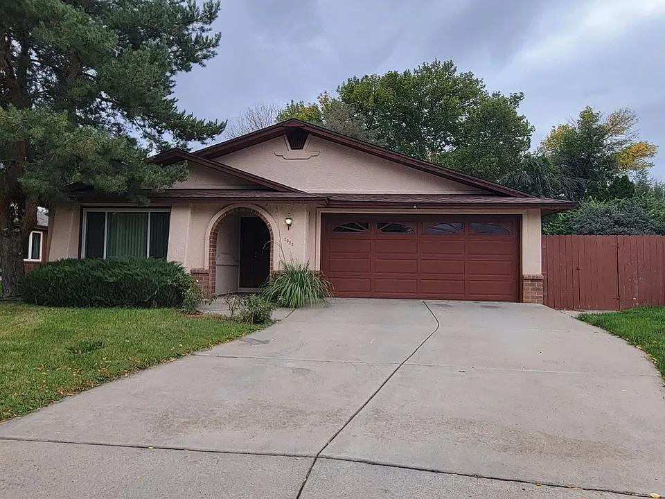3922 S Seville Cir