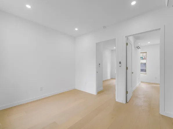 246 East 53rd Street image 9 of 9