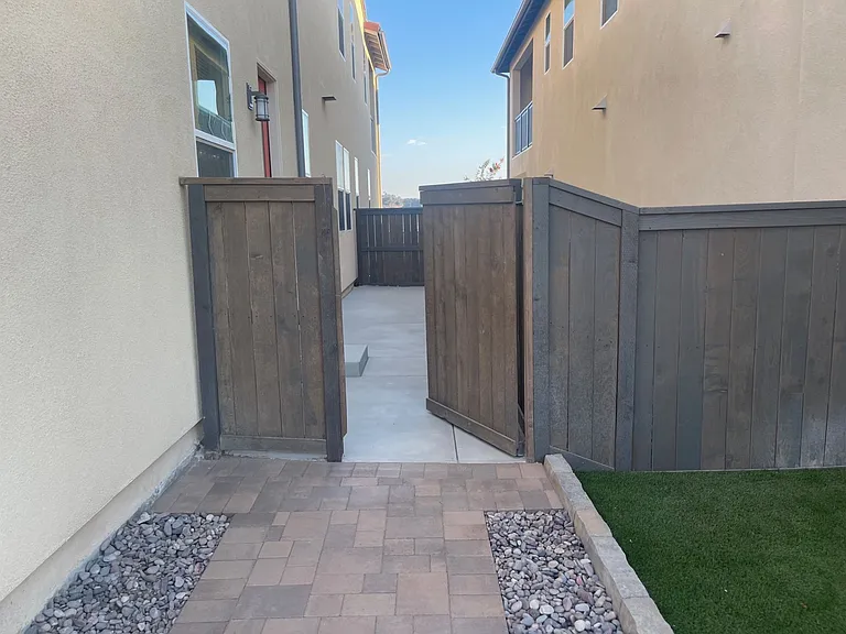 2398 Calle Grandon — Photo 3