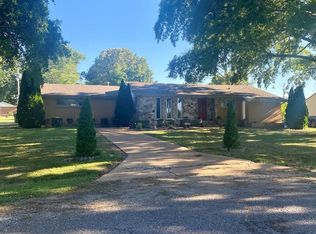 305 Midland St, Gleason, TN 38229