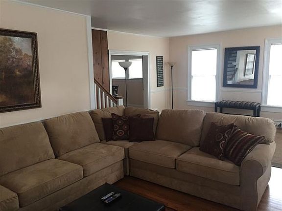 2nd image of 1125 E Lasalle Ave