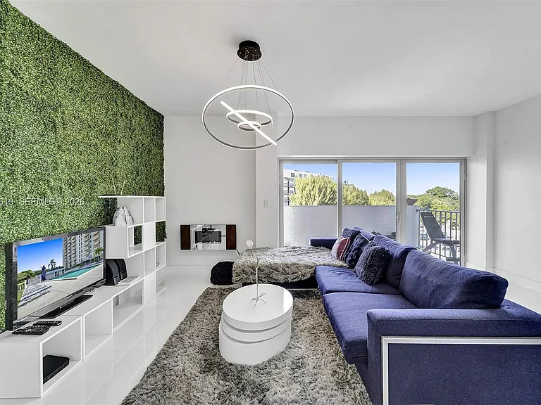 880 NE 69th St #5G — Photo 30