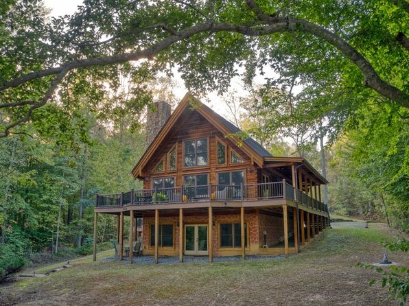 32 Shoreline Dr