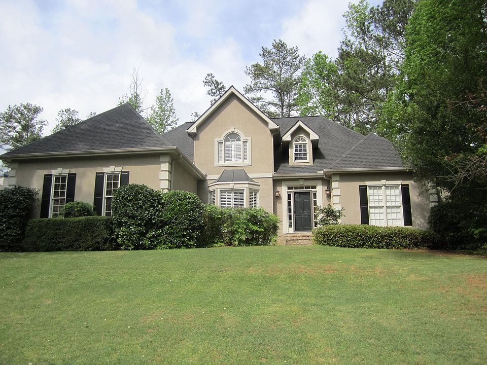 Beautiful, completely renovated home in prime neighborhood