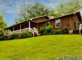1 Deerpen Dr, Weaverville, NC 28787