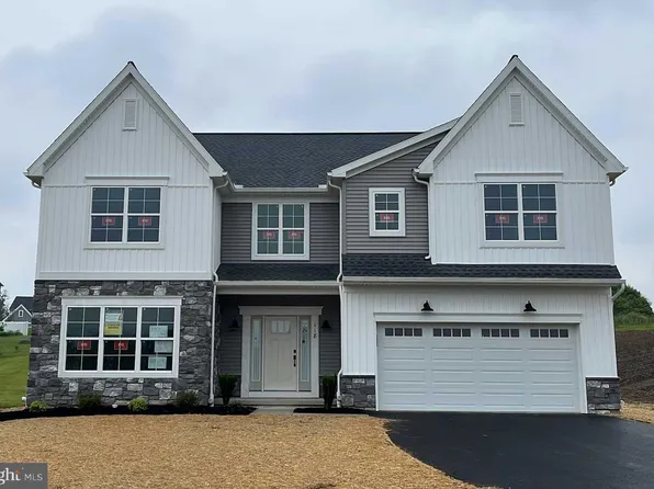 118 Blue Mountain Blvd, Carlisle, PA 17013